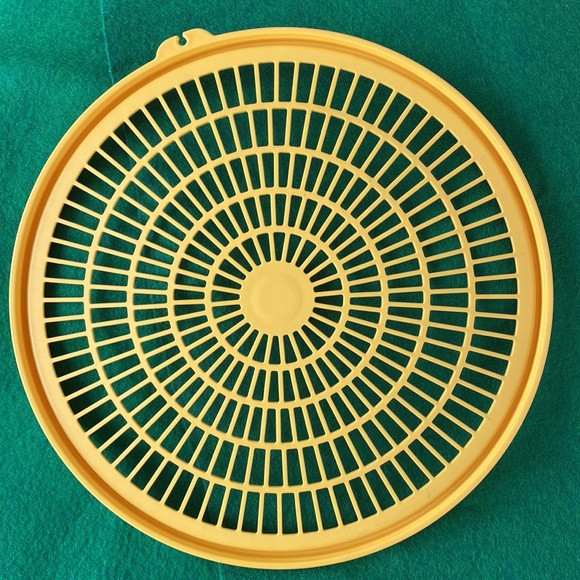 Tupperware Colander/Berry Strainer Bowl/Lid Vintage - Picture 8 of 8